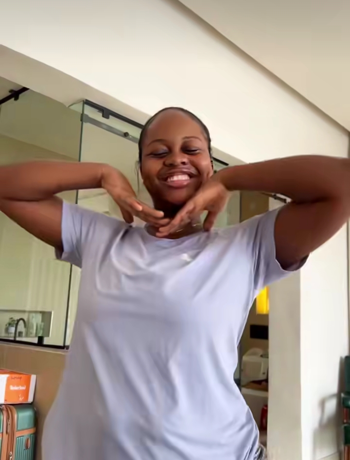 Spyro gushes over fiancée