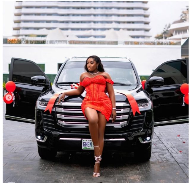 Lizzy Gold acquires Toyota land cruiser