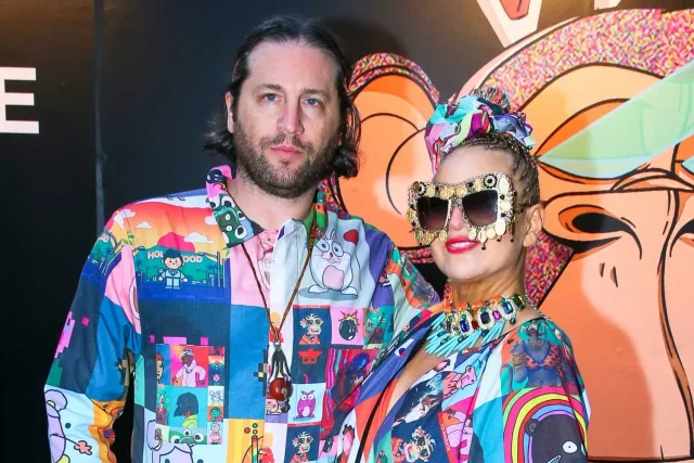 Sia's estranged husband files for sole custody of their son