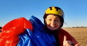 Skydiver plunges to de.ath after ‘faulty’ parachute fails to open Skydiver plunges to de.ath after 'faulty' parachute fails to open