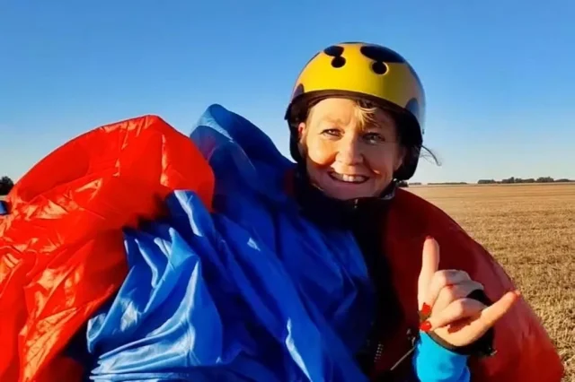 Skydiver plunges to de.ath after 'faulty' parachute fails to open