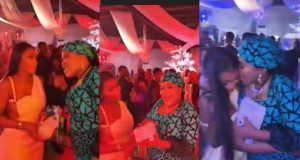 Mercy Eke gifts Toyin Abraham N1M at Toke Makinwa’s baby dedication Mercy Eke gifts Toyin Abraham N1M bundle note at Toke Makinwa's baby dedication