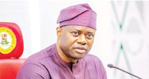 Motorists stranded as Oyo residents protest road extension Motorists stranded as Oyo residents protest road extension