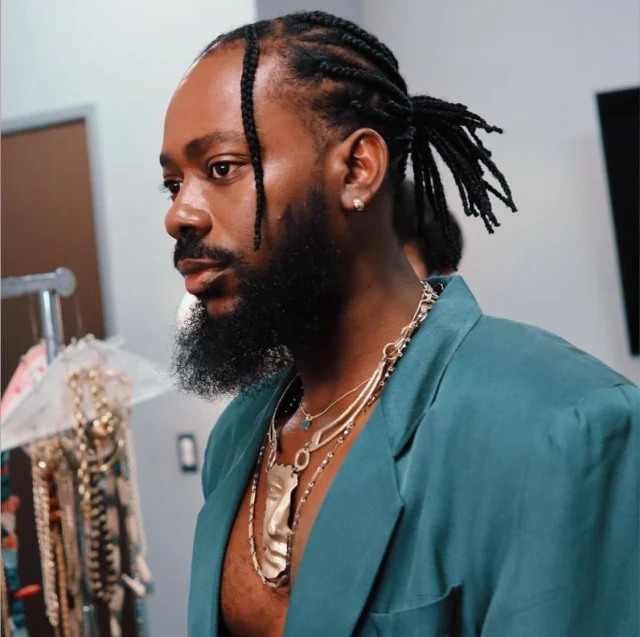 Adekunle Gold becomes first artiste to sell out Wole Soyinka Centre