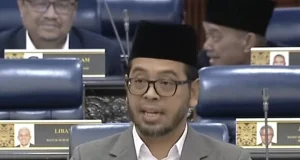 Malaysian Minister claims work stress can ‘turn people gay’ Malaysian Minister claims work stress can 'turn people gay'
