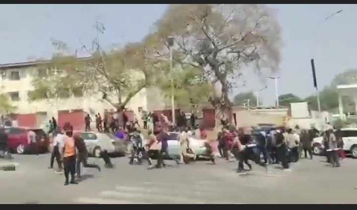 "Ole Ole!"- FCT workers chant as they chase Wike's convoy