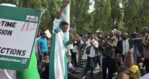 Police tear gas protesters at National Assembly Electoral Bill: Police tear gas Protesters at National Assembly