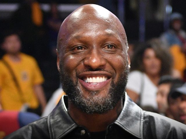 Lamar Odom checks out of rehab