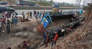 SIX K!lled, 23 injured in Lagos–Ibadan Expressway crash SIX K!lled, 23 injured in Lagos–Ibadan Expressway crash