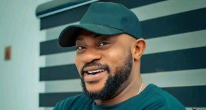 You’re bold – Odunlade Adekola tells female fan over flirty response You're bold - Odunlade Adekola tells female fan over flirty response