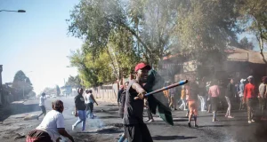 South Africans protest v!olently over installation of ”Igbo leader” South Africans protest over installation of Nigerian Igbo leader