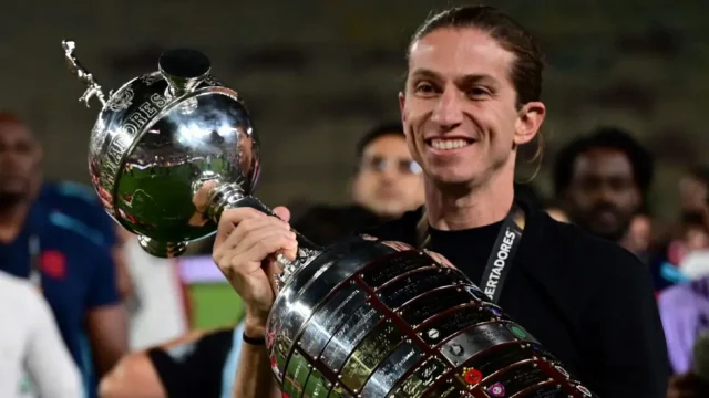 Ex-Chelsea player Luis sacked by Flamengo after 8-0 win
