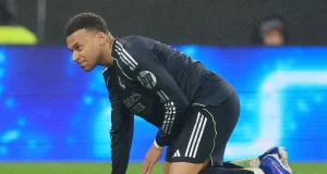 Mbappe has knee sprain with no surgery planned Mbappe has knee sprain with no surgery planned