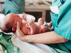 Doctors noticing concerning trait in babies hours after birth Doctors noticing concerning trait in babies hours after birth