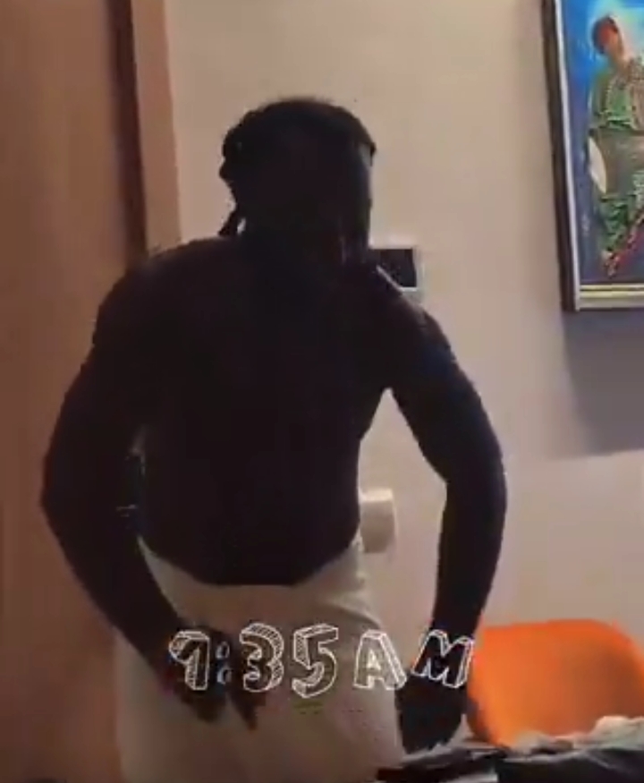 Burna Boy mocks Dj Tunez with 'Money Constant' after their fight