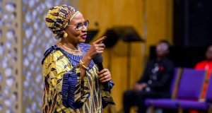 Don’t sell JABI LAKE, the youths, everyone needs it – Abuja Pastor BEGS Wike Abuja pastor Omakwu kneels, begs Wike over Jabi Lake land