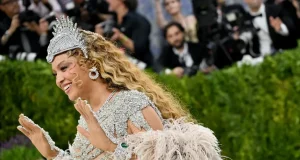 Beyoncé attends Met Gala for FIRST Time in TEN years Beyoncé attends Met Gala for FIRST Time in TEN years