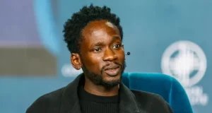 My father was Obasanjo and Adenuga’s private pilot – Mr Eazi My father was Obasanjo and Adenuga's private pilot - Mr Eazi