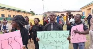 Abduction: Oyo teachers stage PROTEST Oyo teachers PROTEST over Ogbomoso school attack