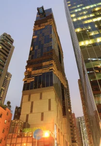 Tourist plunges to de.ath from 29th floor 