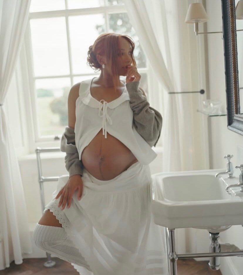 Temi Otedola, Mr Eazi expecting first child