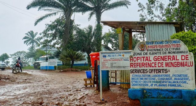 Ebola: Uganda shuts border with DR Congo