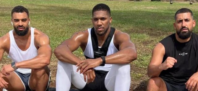 Anthony Joshua shares touching tribute to parents of late friends Anthony Joshua shares touching tribute to parents of late friends