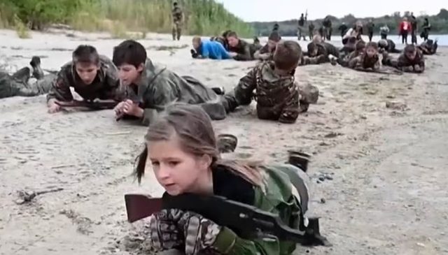 Children aged 11 are now taking part in military training at school in Russia