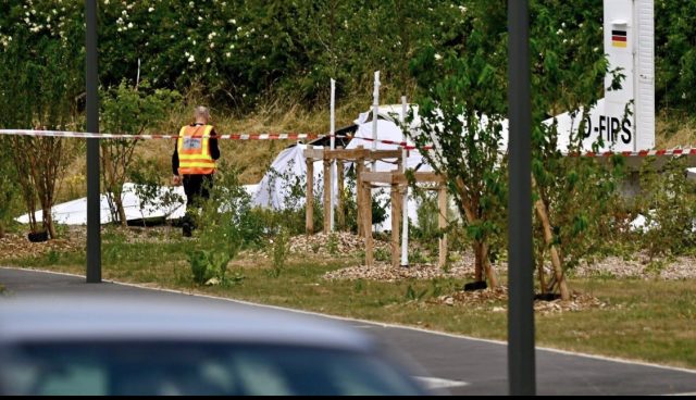 11 de.ad in France plane crash