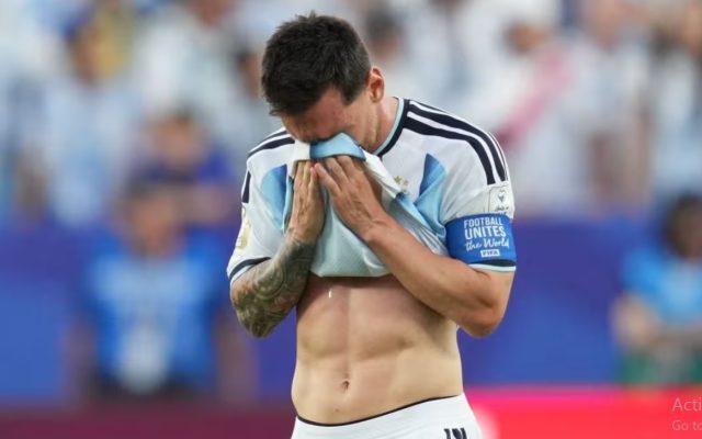 Messi World Cup TEARS due to dad's health
