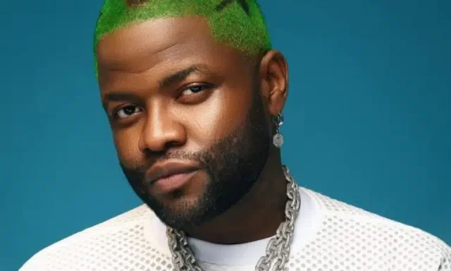 Skales criticized for saying" No Presidential candidates deserve his vote"