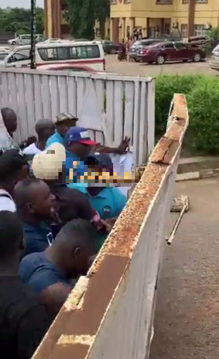 Oyo Abduction: Ogun Protesters forcefully gain entrance into Govt house