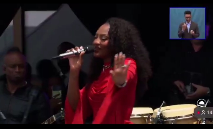 Tems performs at Obama Presidential centre opening