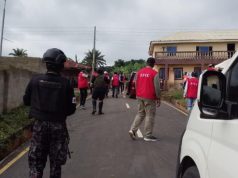 #EkitiElection: EFCC storm Oyebanji’s PU over alleged vote buying #EkitiElection: EFCC storm Oyebanji's PU over alleged vote buying