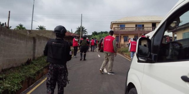 #EkitiElection: EFCC storm Oyebanji's PU over alleged vote buying #EkitiElection: EFCC storm Oyebanji's PU over alleged vote buying