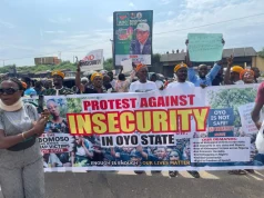 Insecurity: Protesters block Iwo road in Ibadan Insecurity: Protesters block Iwo road in Ibadan