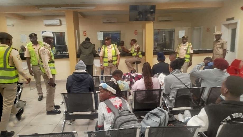 282 more evacuated Nigerians arrive from South Africa 3 282 more evacuated Nigerians arrive from South Africa