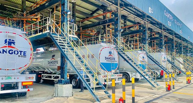 Dangote refinery resumes sale of petrol in dollars Dangote refinery resumes sale of petrol in dollars