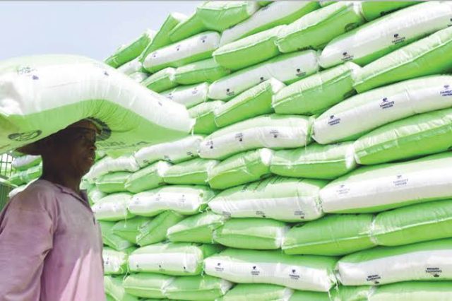 Farmers allege disappearance of 8,000 bags of Tinubu fertilizer