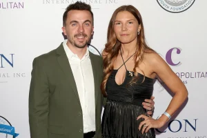  Frankie Muniz & wife Paige announce divorce after 10 years together