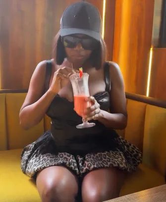 Niniola shares photos of herself noticeably looking slim 2 Niniola makes first public appearance since husband's de.ath