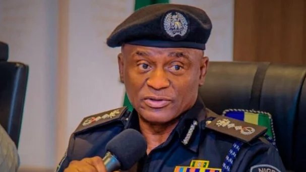HOAjyRVIGP orders Police to sho.ot anyone carrying illegal firearms XgAA1LsT IGP orders Police to sho.ot anyone carrying illegal firearms