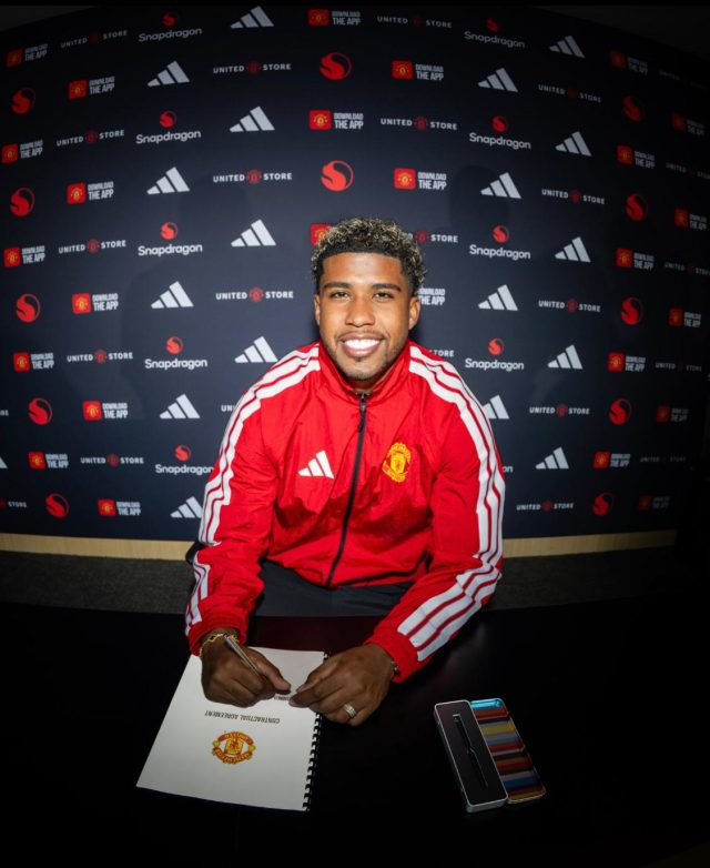 Man United signs Andrey Santos from Chelsea