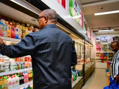 Photos: NDC presidential candidate, Peter Obi spotted shopping at a supermarket Peter Obi
