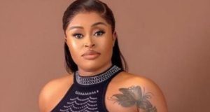 Sarah Martins claps back at troll who age-shamed her Sarah Martins responds to troll who sge-shamed her