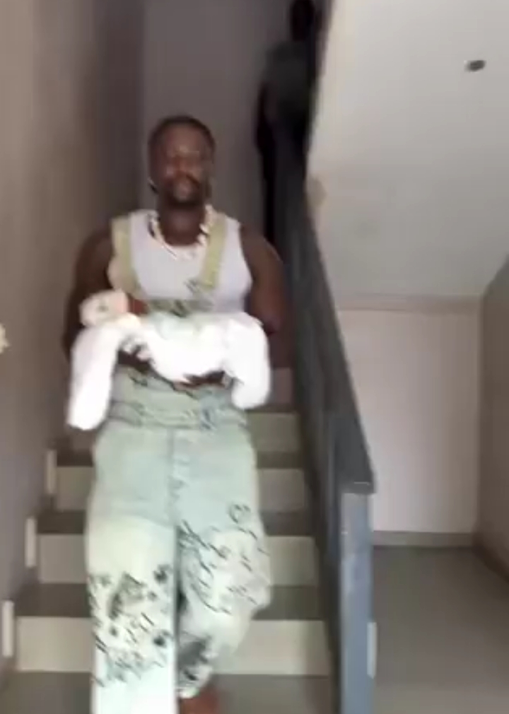 VeryDarkMan recovers newborn baby in Abuja 1 VeryDarkMan recovers newborn baby sold in Abuja