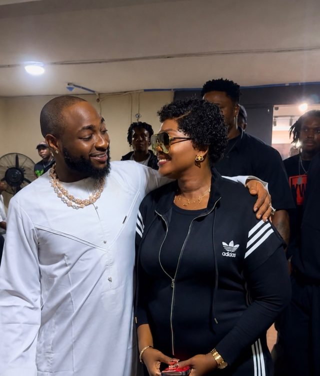 Davido, Eniola Badmus reunite in Abuja Davido, Eniola Badmus reunite in Abuja