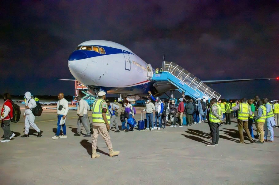 282 more evacuated Nigerians arrive from South Africa 1 282 more evacuated Nigerians arrive from South Africa