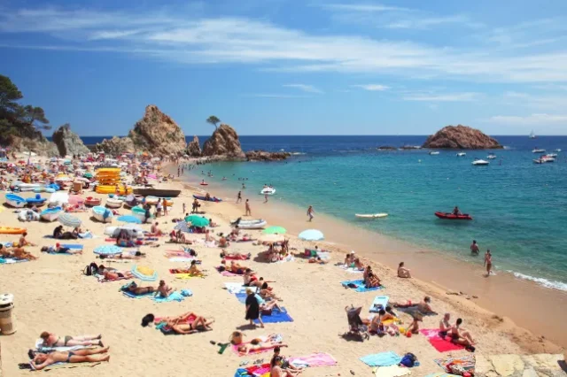 ‘Flesh-eating’ bacteria spreading across Europe’s beaches ‘Flesh-eating’ bacteria spreading across Europe’s beaches