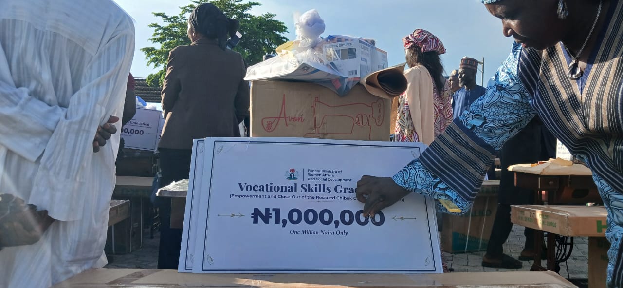 FG gives N1m each to rescued Chibok girls after graduation 3 FG gives N1m each to rescued Chibok girls after graduation